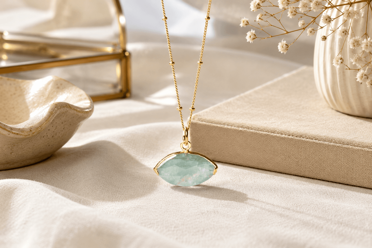 Aquamarine precious gemstone necklace.png