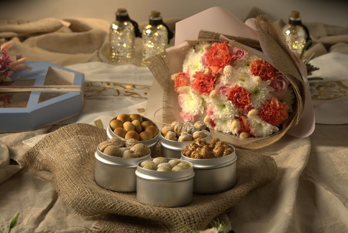 Chrysanthemums flower arrangement for ramadan.jpg