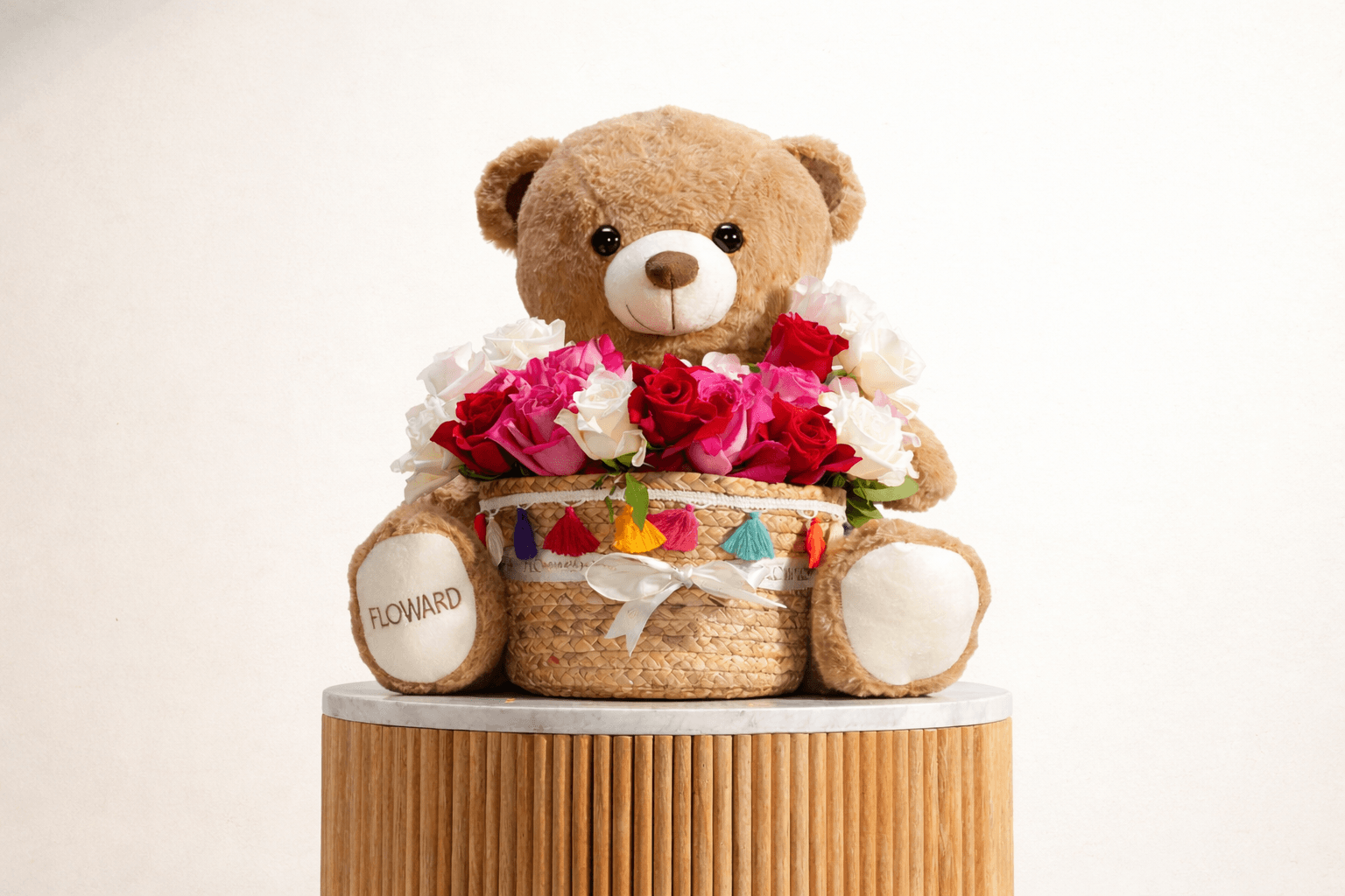 Floward teddy bear with flowers basket.png