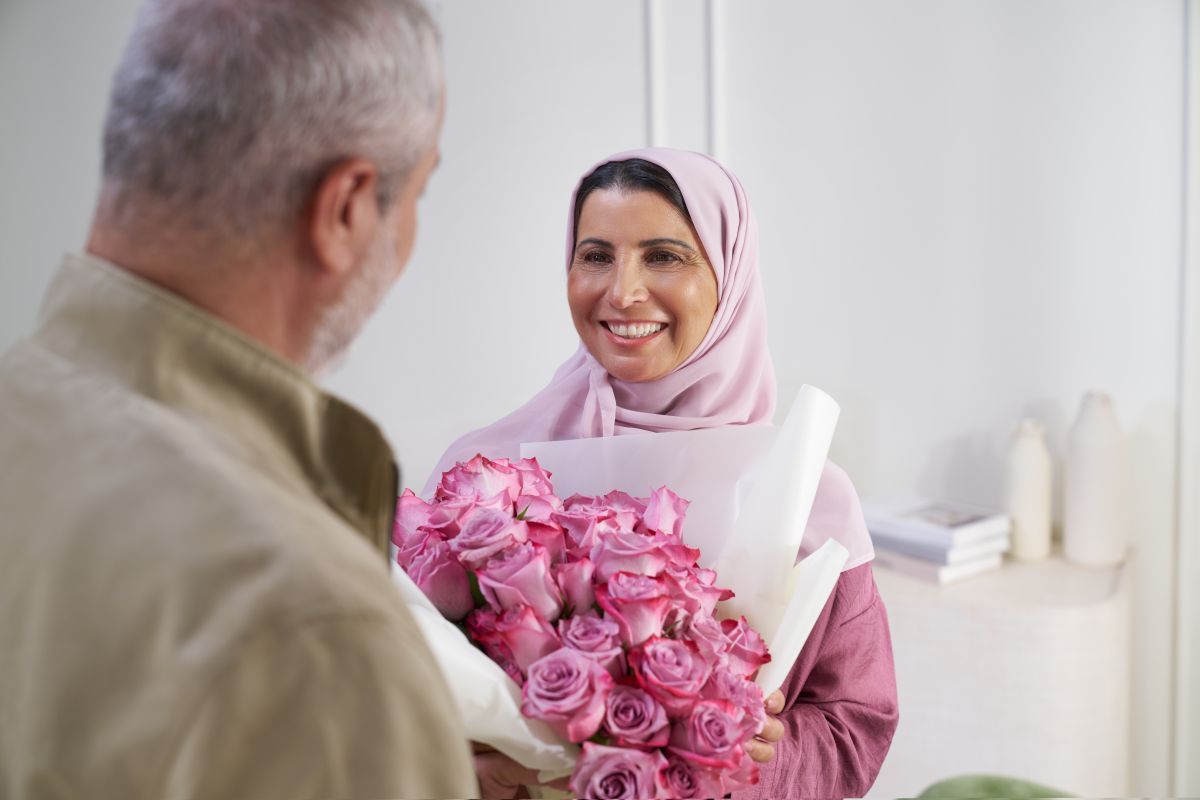 What do Pink roses mean.jpg