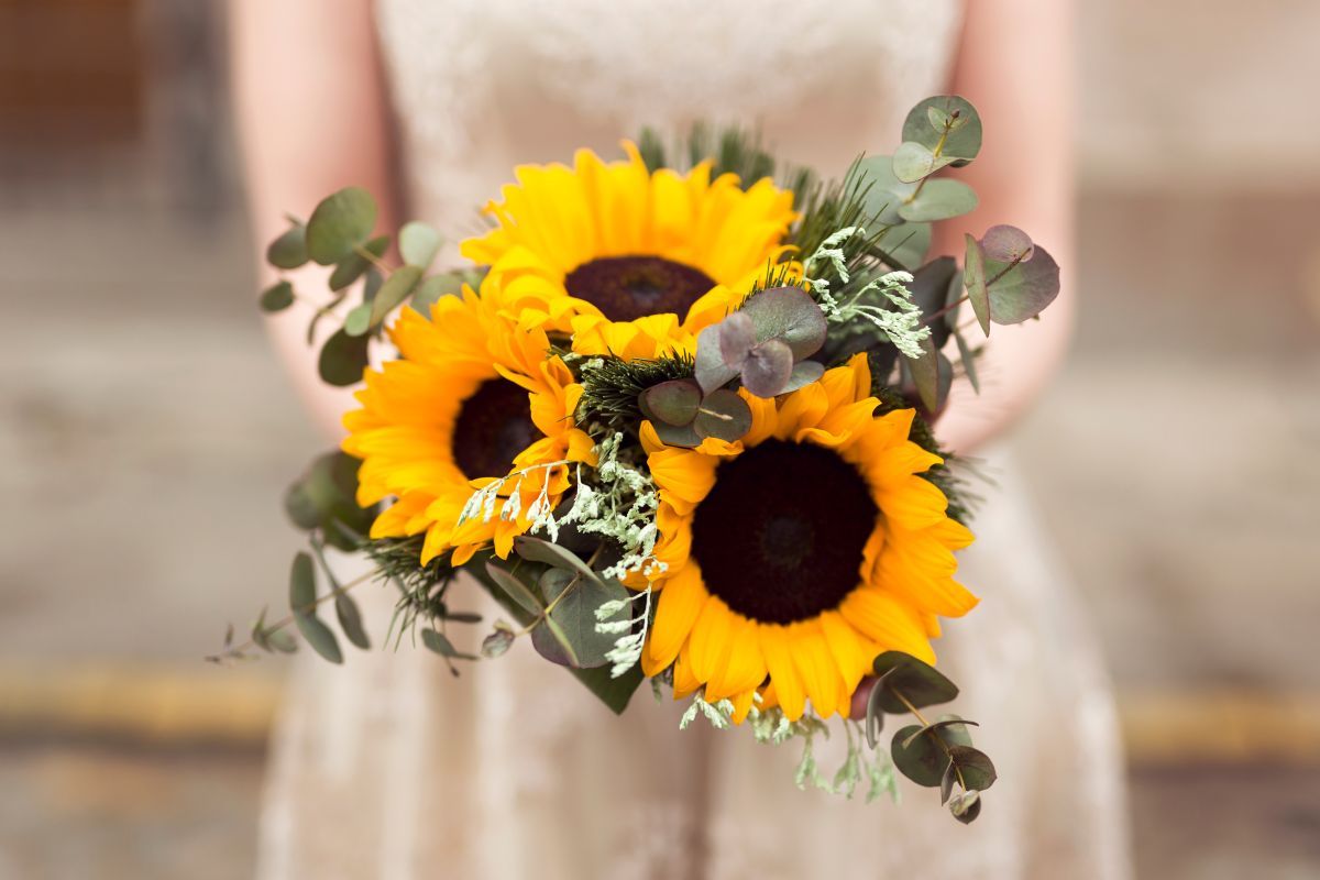 cute sunflower summer wedding bouquet.jpg