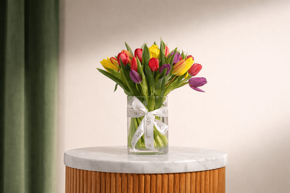 different coloured tulip vase- what is the meaning of tulip colours.png