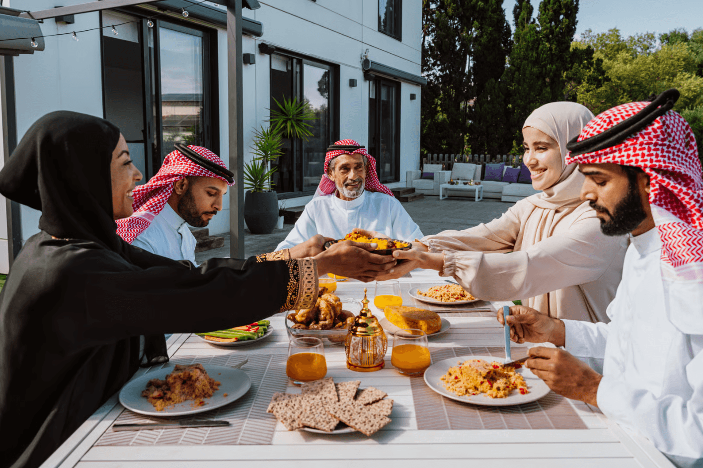 eid family traditions.png
