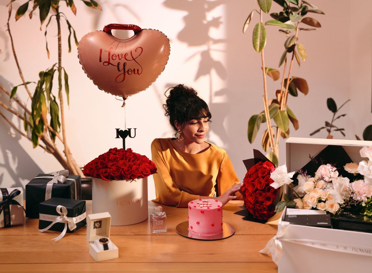 floward anniversary gifts for wife.jpg