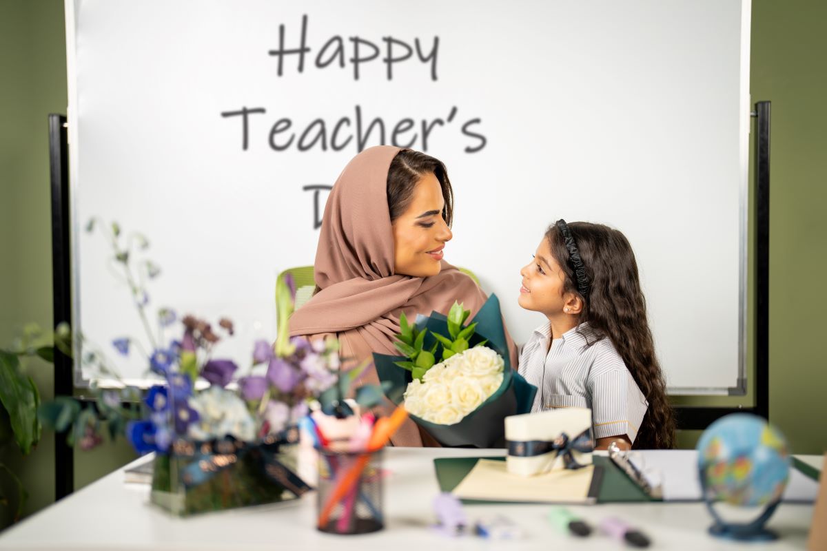 أجمل عبارات شكر للمعلم وكلمات تقدير مميزة