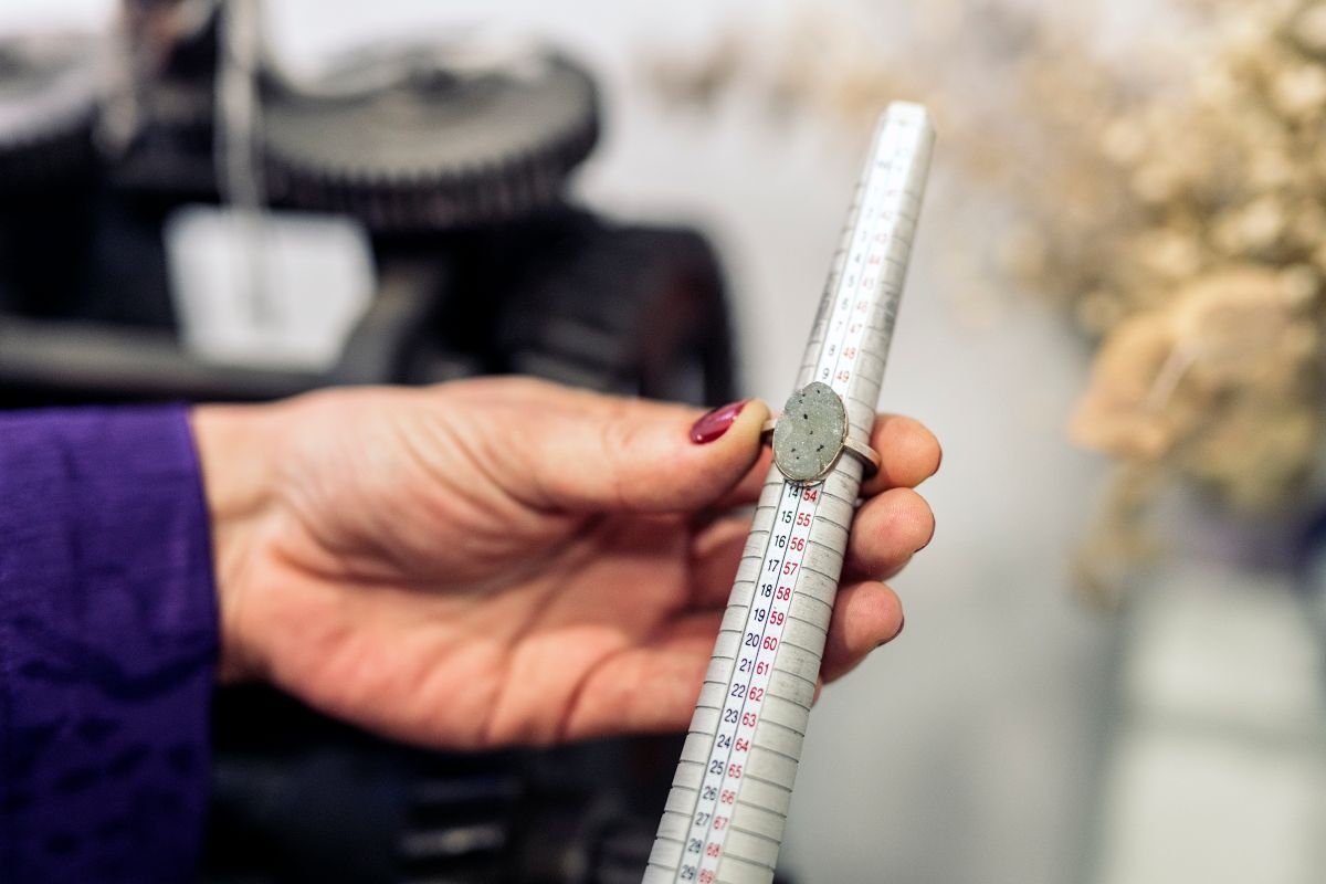 how to accuratly measure my ring size.jpg