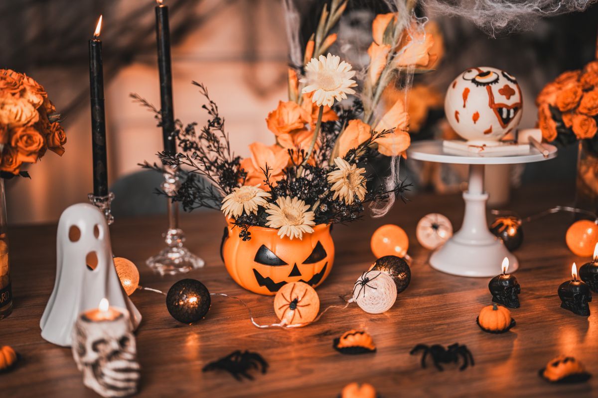 how to decorate my home for Halloween.jpg