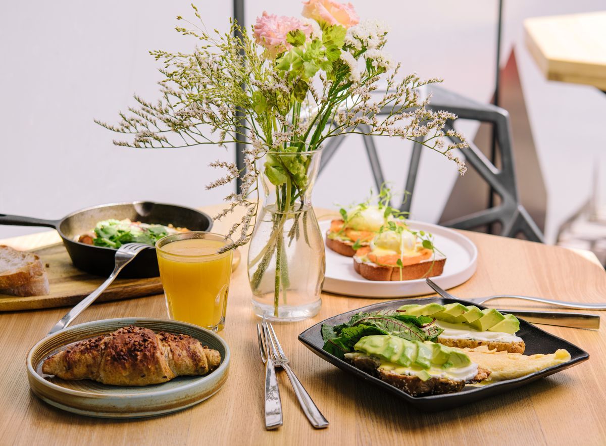 how to set up the table for a brunch with friends.jpg