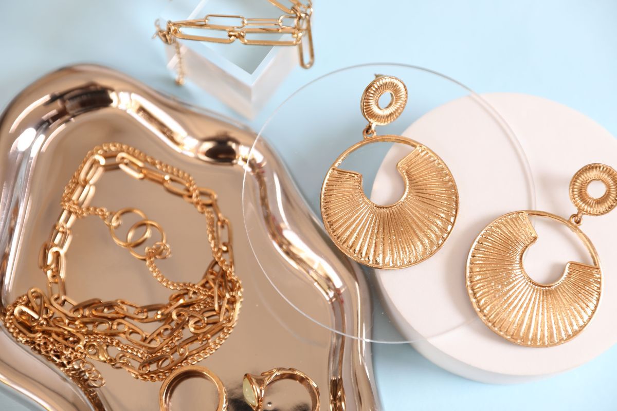 how to style statement earrings.jpg