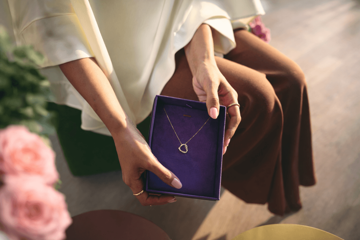 jewellry gift for domestic workers.png