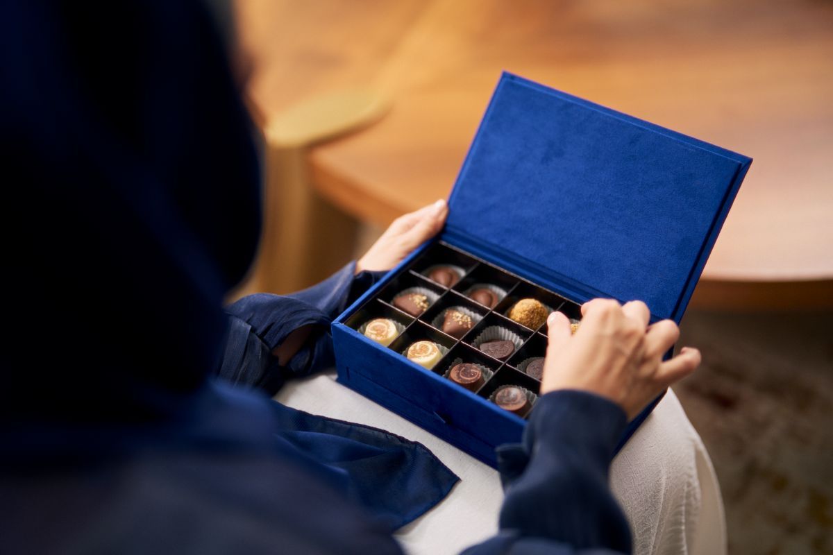 luxury chocolate box apology gift.jpg