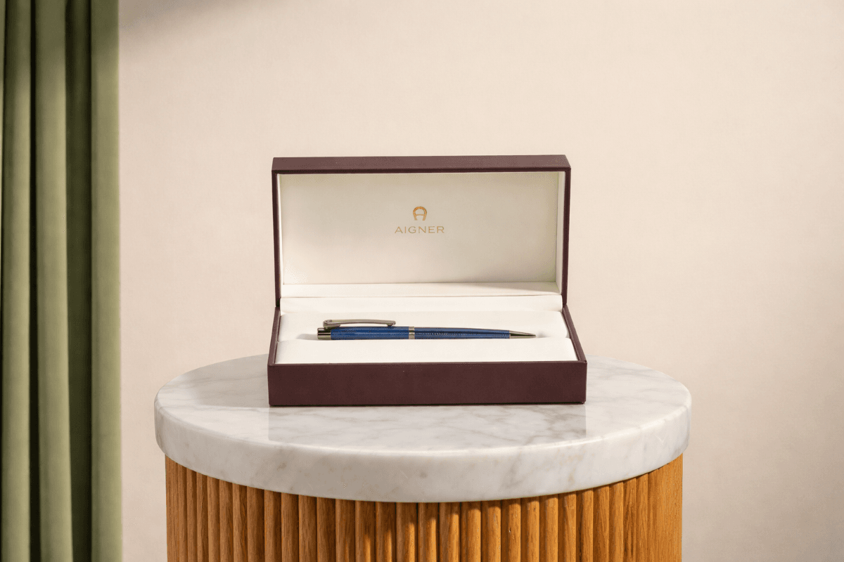 luxury pen custom stationary gift for him.png