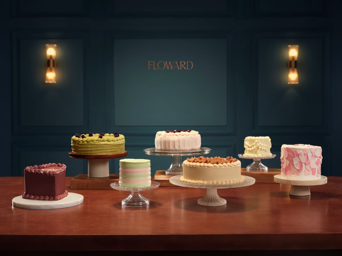 mother's day cakes with different flavours.jpg