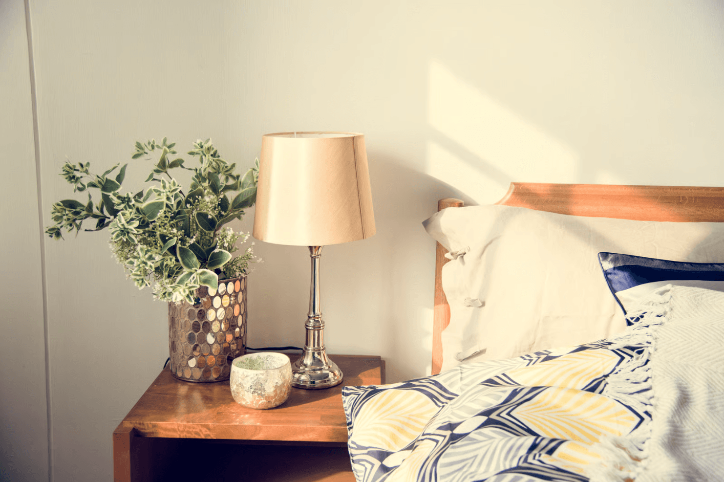 night stand decoration ideas.png