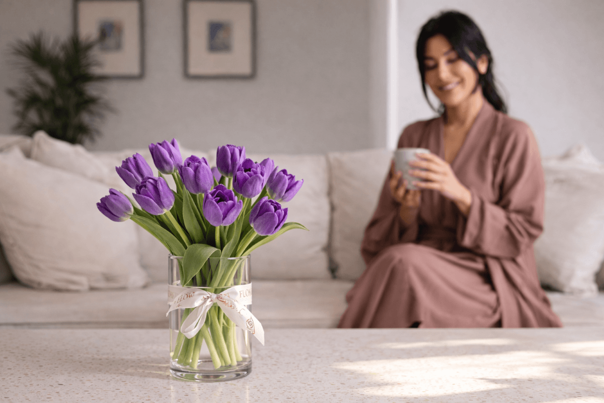 purple flowers purple tulip vase.png