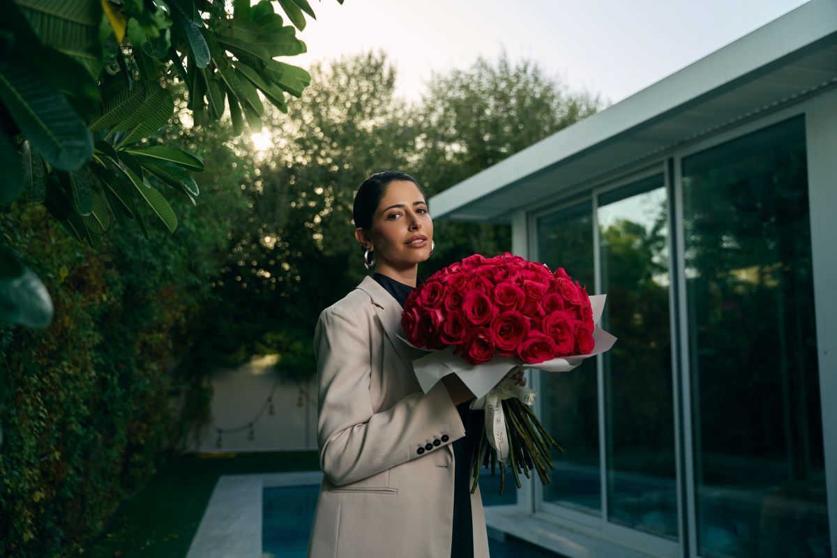 red flowers bouquets for lovers .jpg