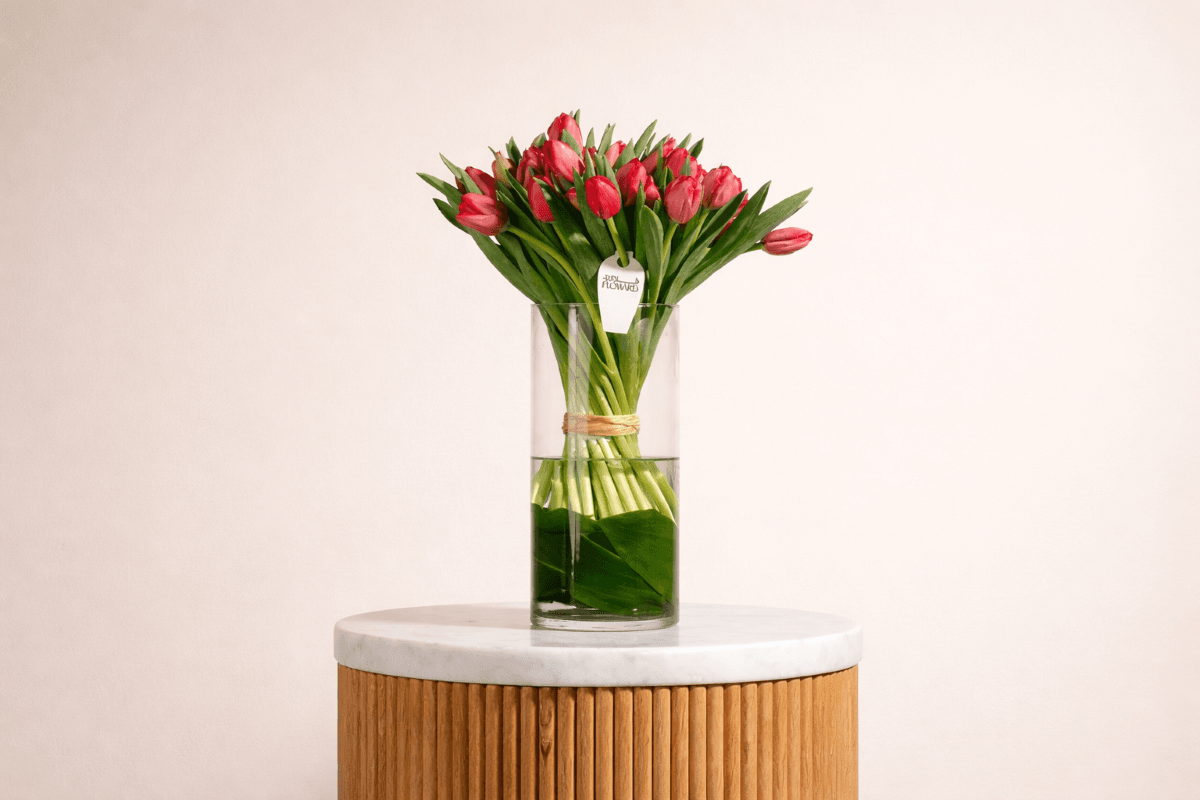 romantic red tulips for lovers romantic flowers bouquet.png