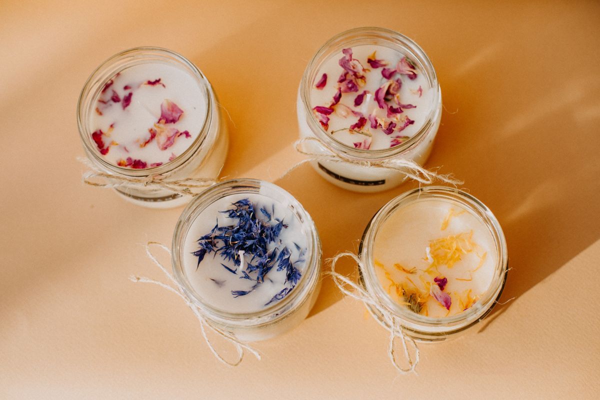 scented candles wedding favors and giveaways.jpg