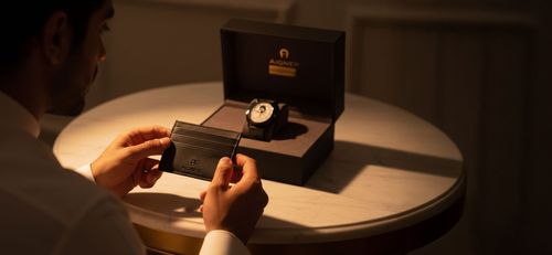 10 Heartfelt Anniversary Gifts for Husband