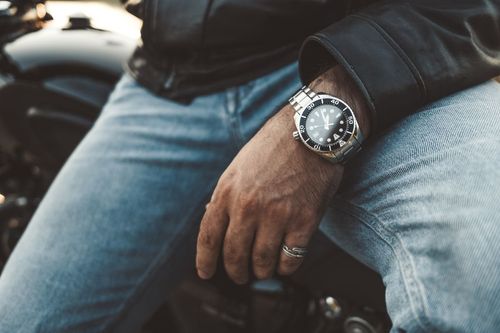 5 Tips to Style Your Watch with Everyday Outfits Like a Gentleman