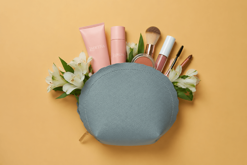 What to Pack in Your Beauty Bag When Going on a Trip