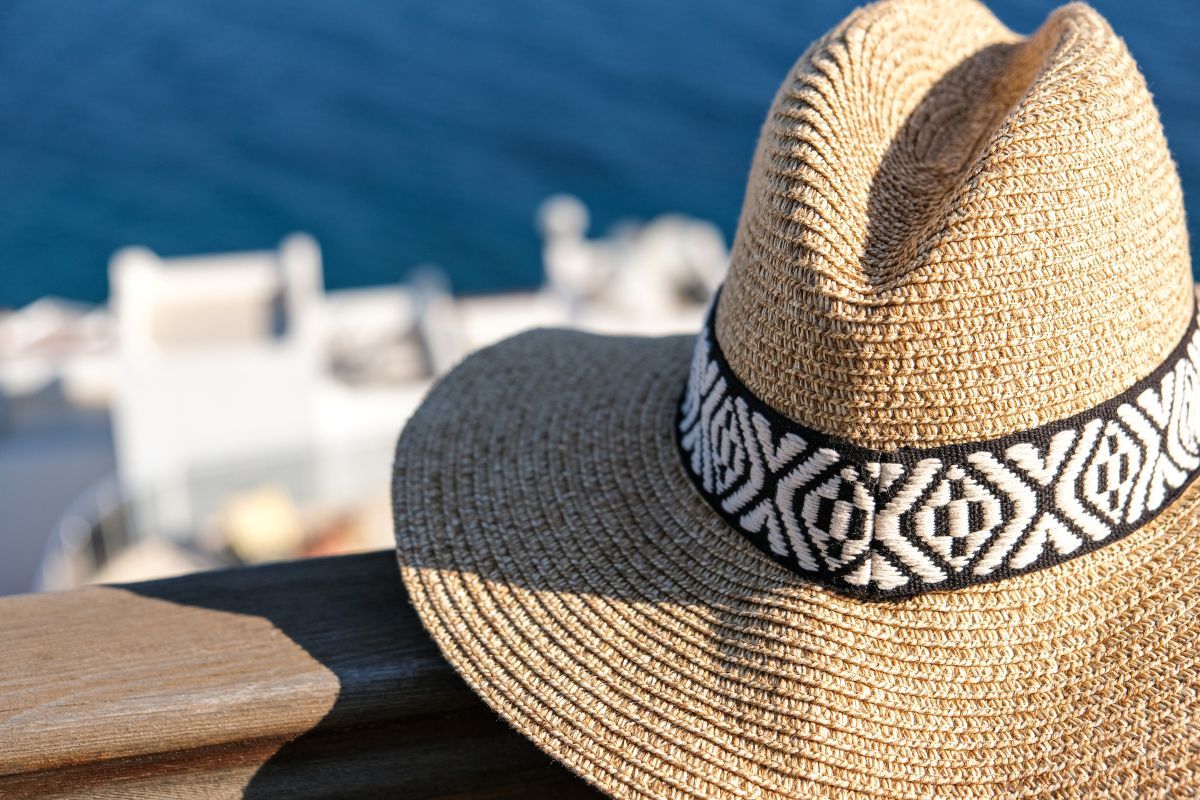 straw-hat for summer - best summer accessories floward.jpg