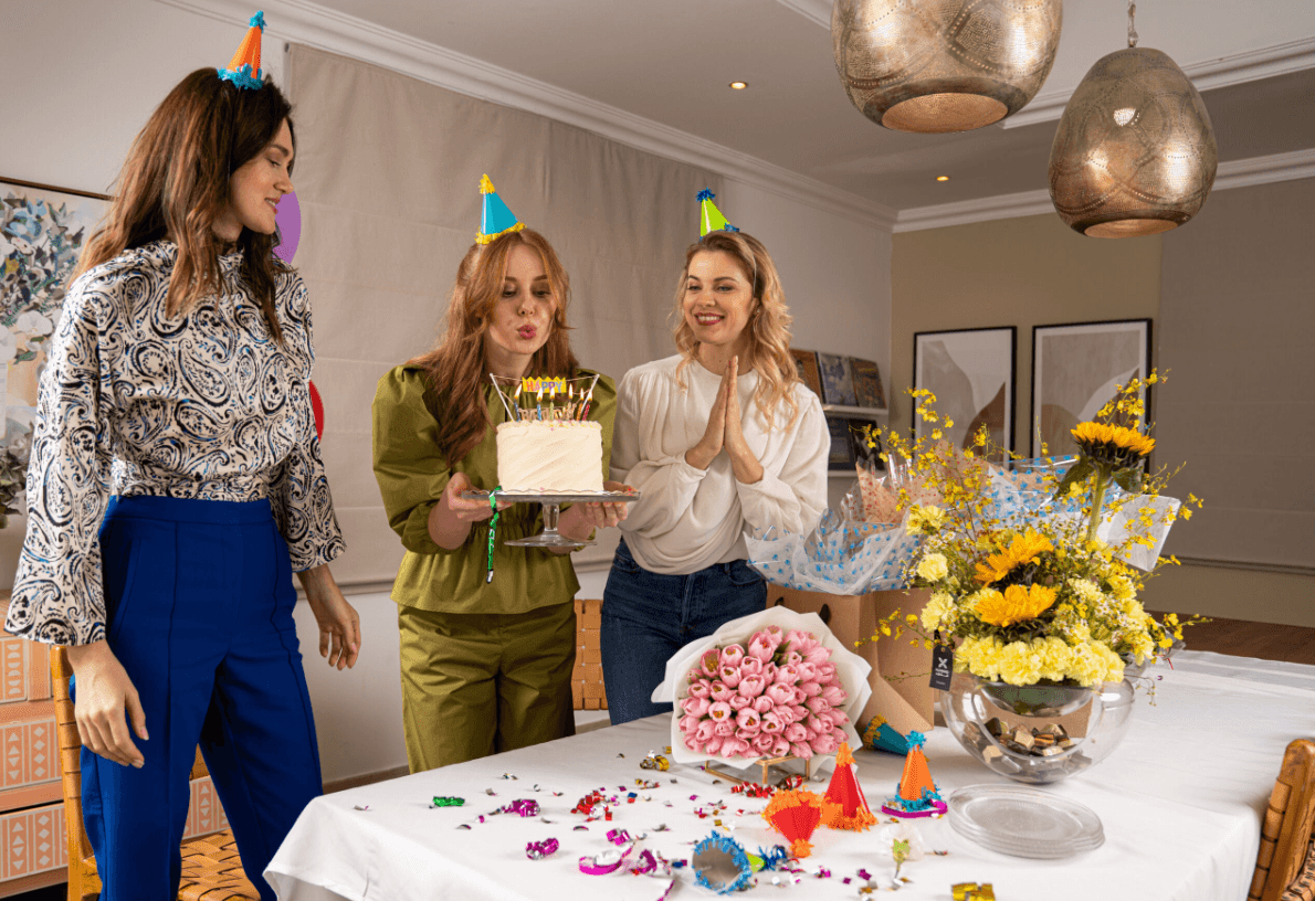 sunflowers and roses for birthday - Floward online flowers and gifts.png