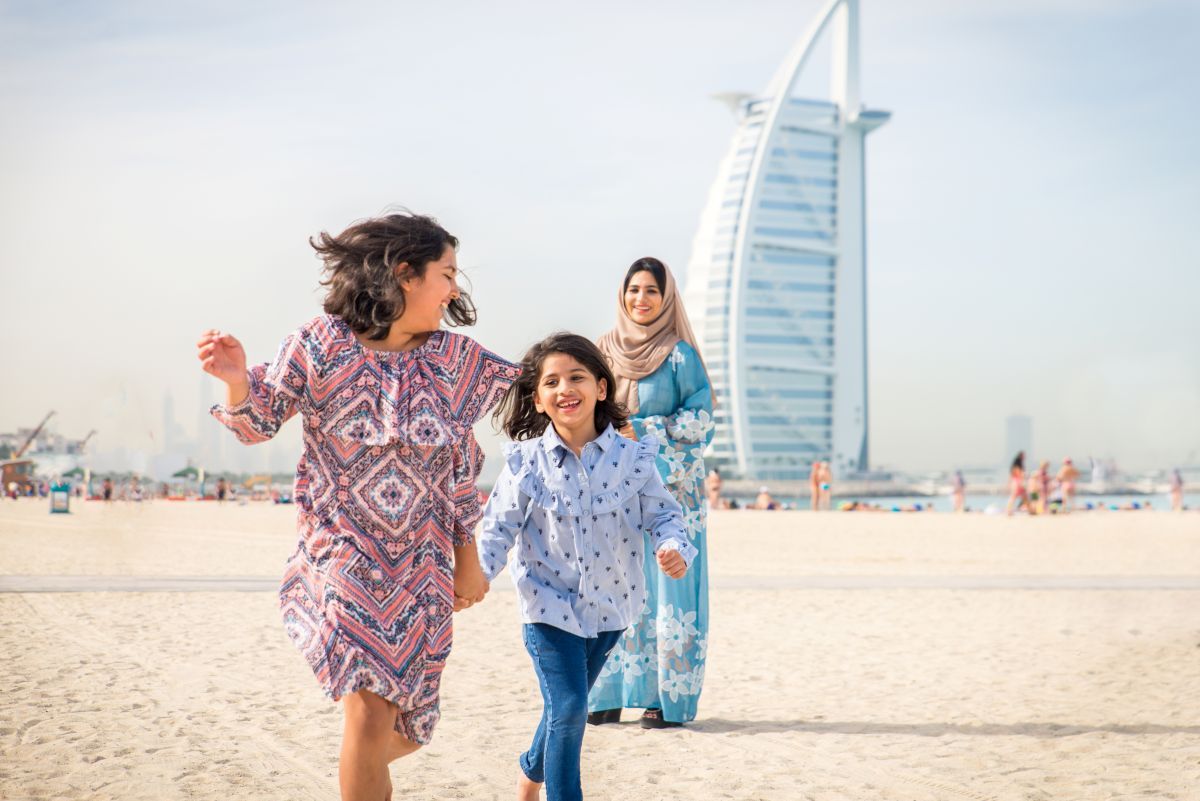6 نصائح للسفر للأمهات: كيف تخططين لإجازة عائلية خالية من التوتر