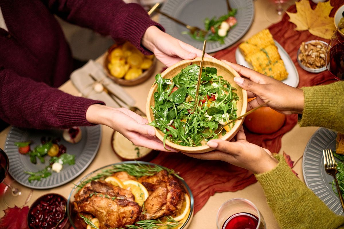 10 Dinner Table Manners to Remember Before Your Next Gathering