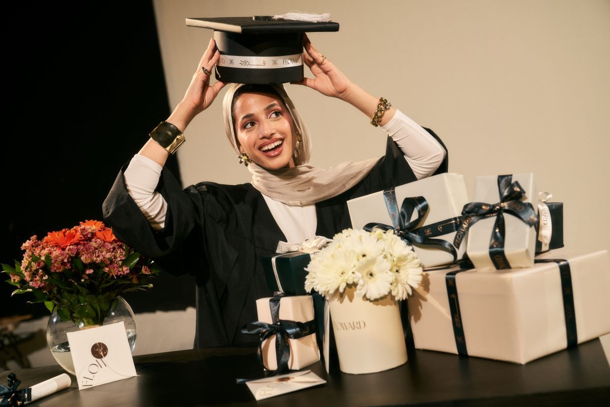 Graduation Flowers to Celebrate Success with Elegant Bouquets
