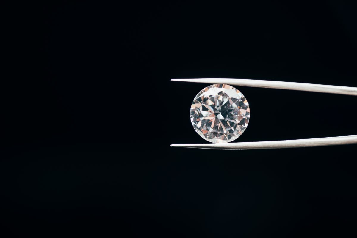 what are the differences between lab grown and natural diamonds.jpg