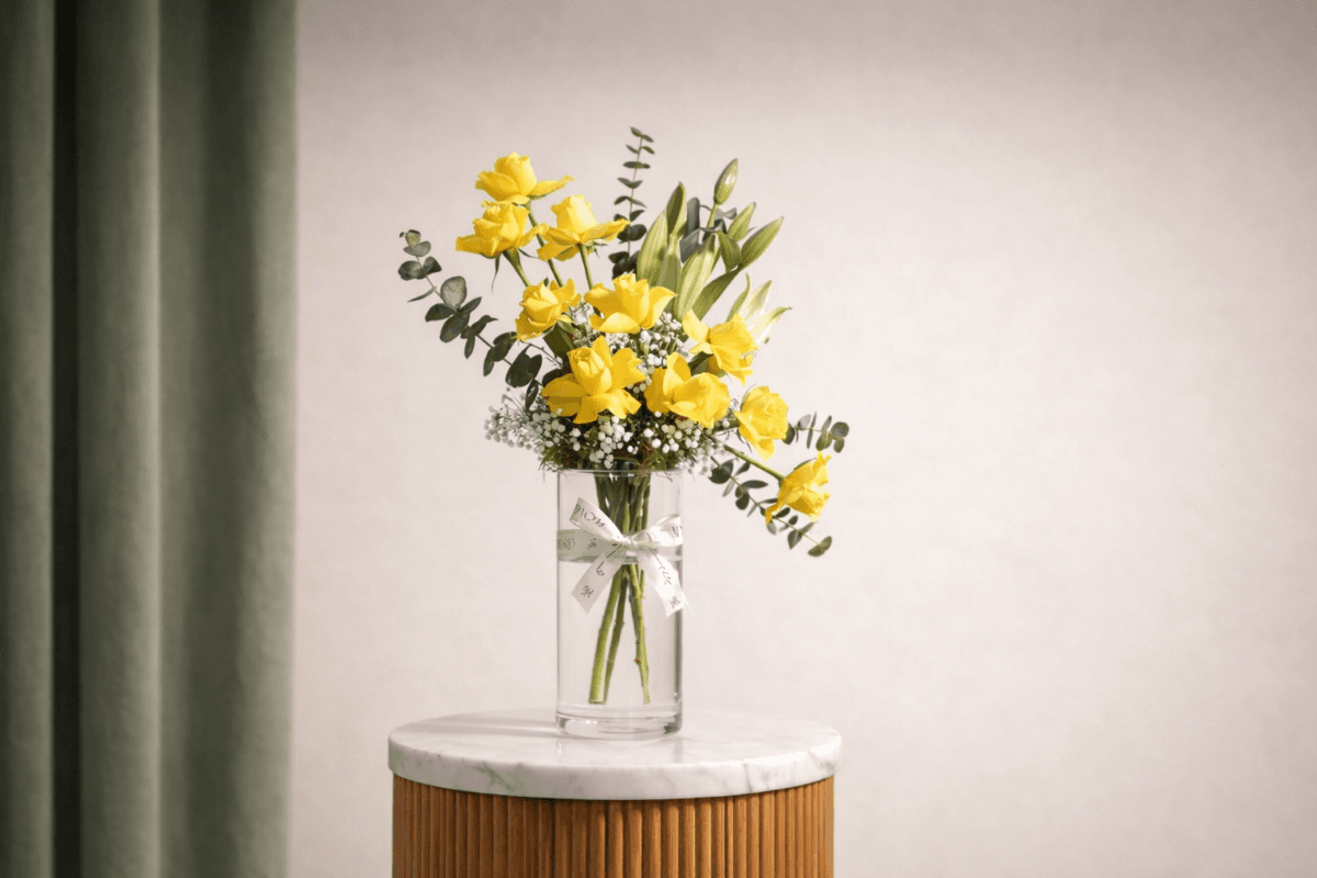 yellow roses for graduation.png
